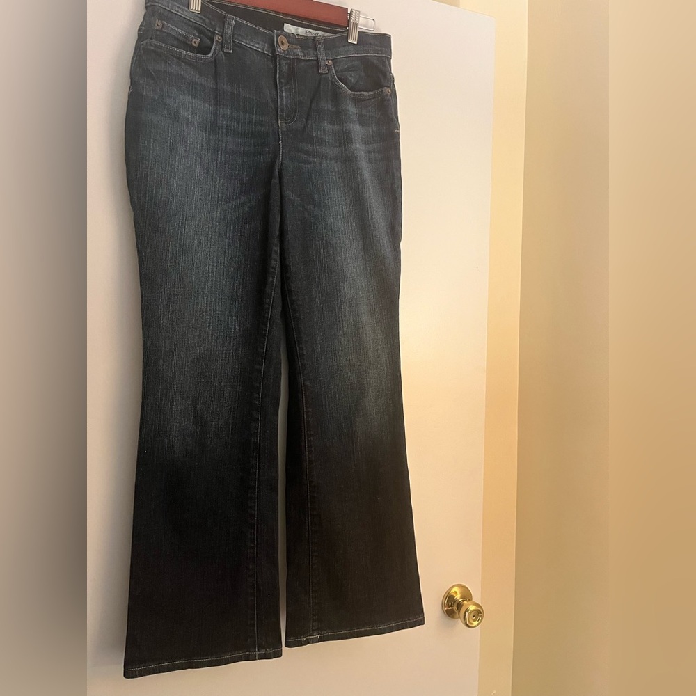 DKNY Jeans Size 6 Slim Soho Jeans - excellent condition